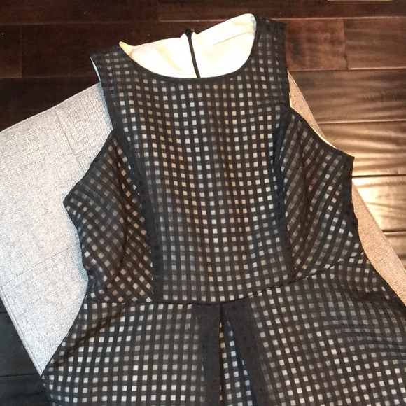 Everleigh Chiffon Lace Border Dress - Picture 3 of 8